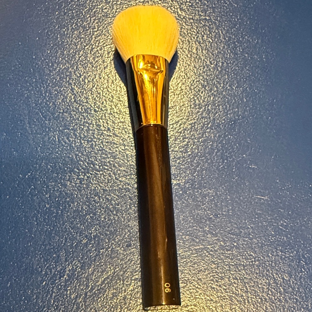 Tom Ford #6 cheek Makeup Brush - Picture 2 of 7